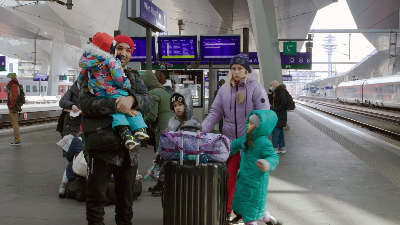 Ukrainer auf der Flucht durch Wien: 'Danke an alle in Europa'