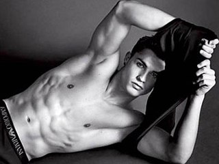 Cristiano Ronaldo de plus en plus hot pour faire sa pub !