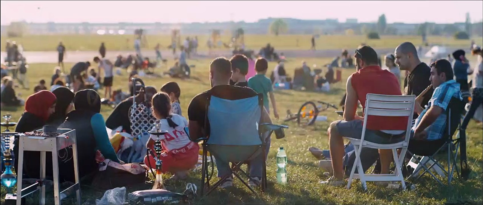Zentralflughafen THF Trailer DF