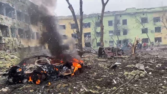 Ucrania denuncia un ataque ruso contra un hospital infantil de Mariúpol