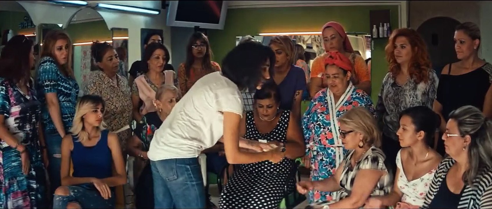 Auf der Couch in Tunis Trailer DF