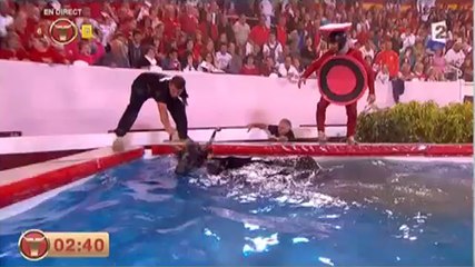Zapping du 01/07 : une vachette d'Intervilles dans la piscine !