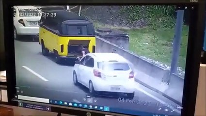 Ce conducteur en panne va avoir beaucoup de chance