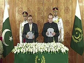 Pakistan swears in new prime minister
