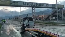 KAHRAMANMARAŞ - Hafif ticari aracın devrilmesi sonucu 3 kişi yaralandı