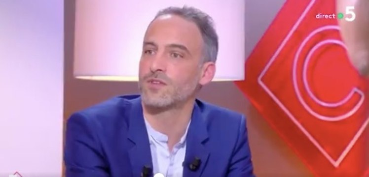 Raphaël Glucksmann déplore les choix politiques qui entourent les mesures sanitaires