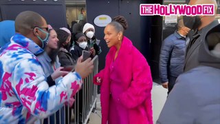 Alicia Keys Sings Autographs, Takes Pics & Is Super Nice To Fans During Her Appearance At GMA In NY
