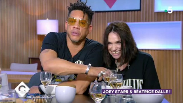 JoeyStarr rembarre sèchement Anne-Elisabeth Lemoine