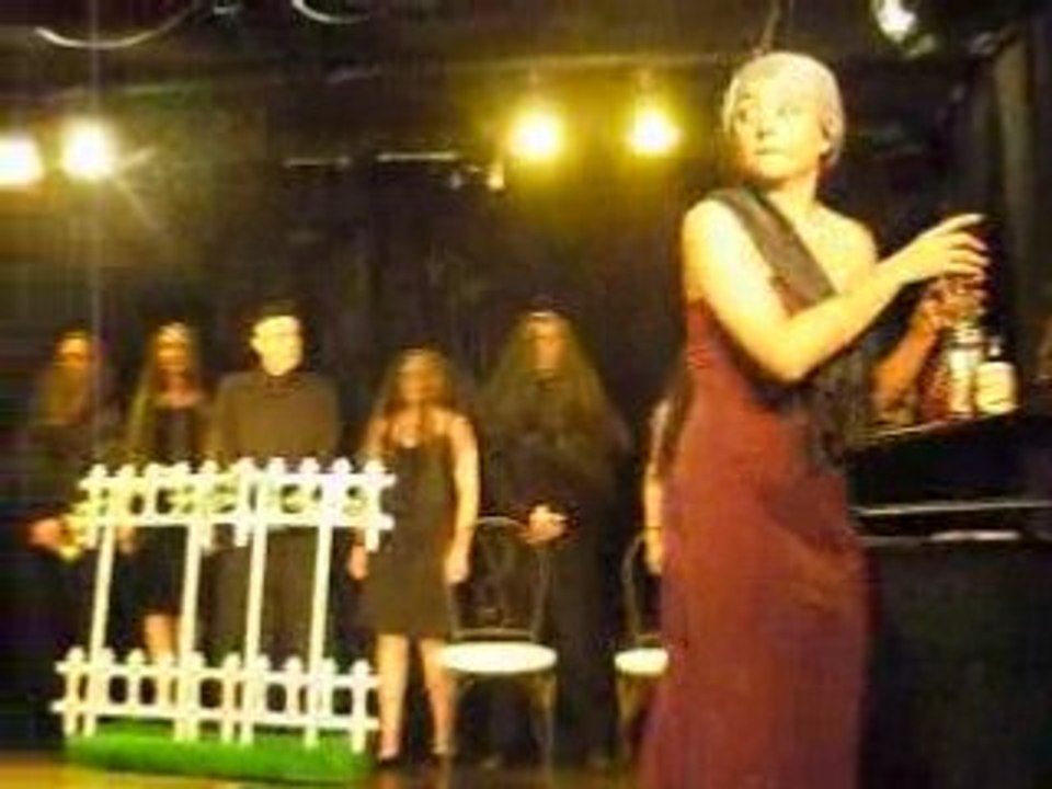 Violette chante