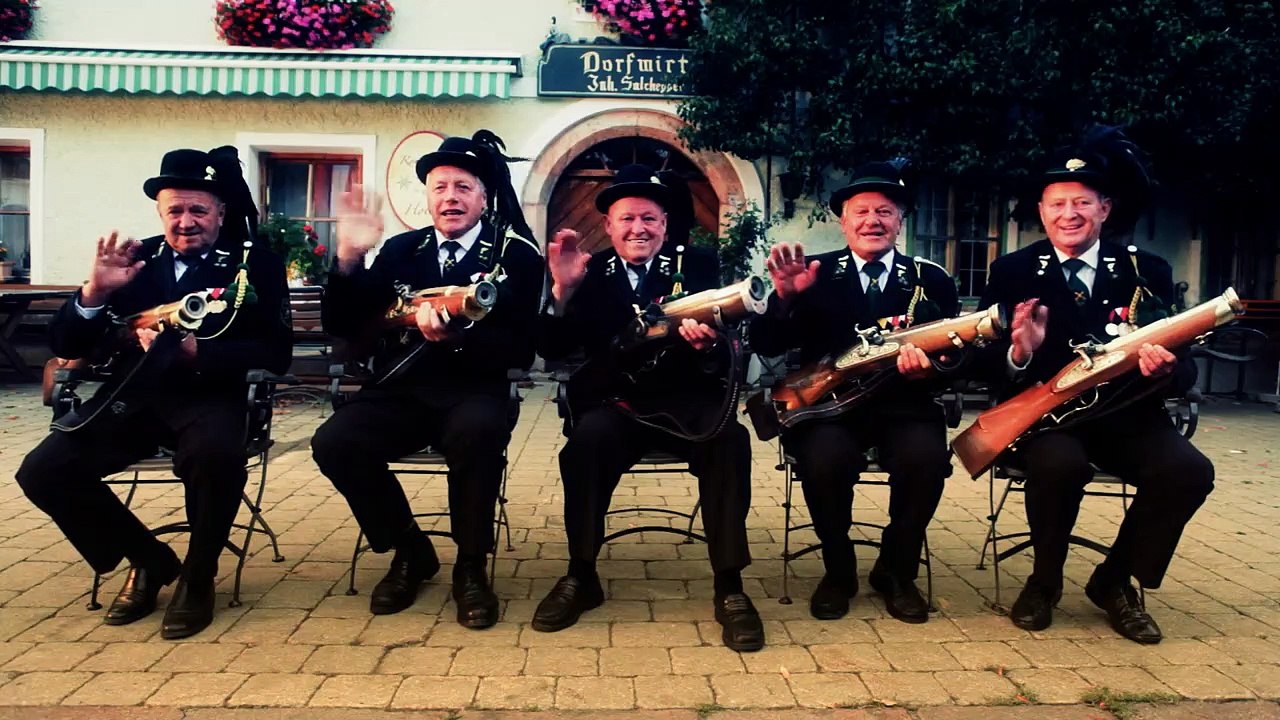 Vier Frauen und ein Todesfall Vorspann