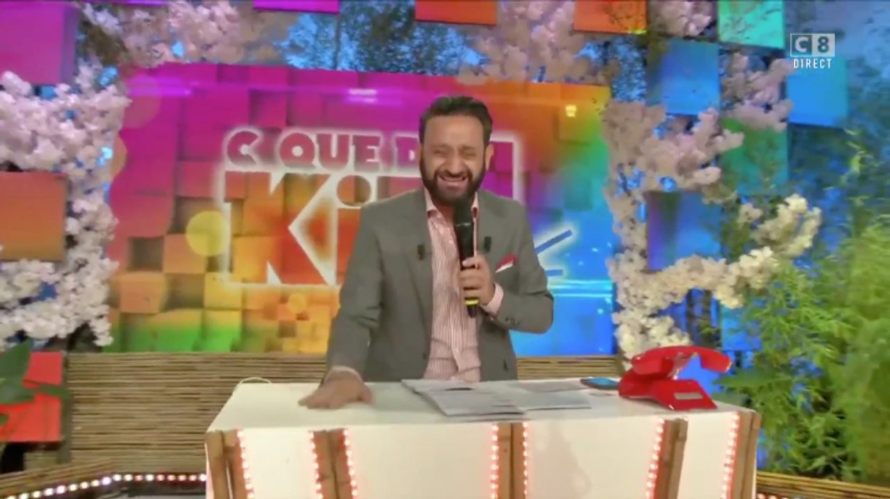 C que du kif (C8) : Cyril Hanouna filmé par un smartphone à cause d'un problème technique