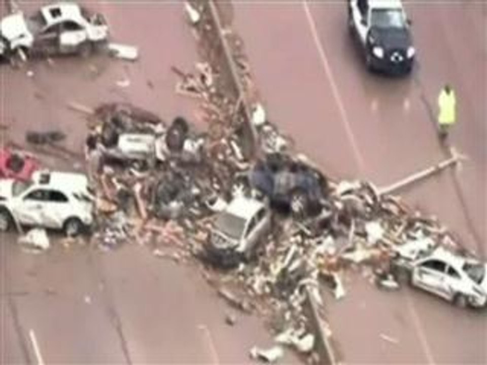 Tornado carves path of destruction in Oklahoma city