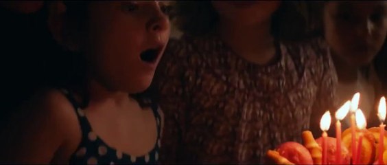 Cuando los Ángeles Duermen Trailer OV