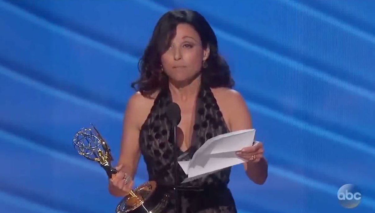 Julia Louis-Dreyfus en larmes aux Emmy Awards 2016
