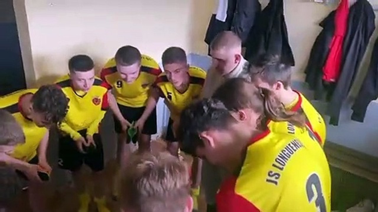 Le chant des U17 après la victoire contre Arques
