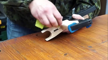 For the convenience of work, the master researched and invented new tools