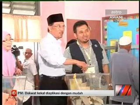 Ketua pembangkang keluar mengundi