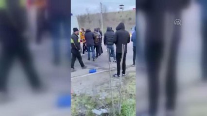 Kırklareli'nde yük treni, işçileri taşıyan servise çarptı: 27 yaralı var