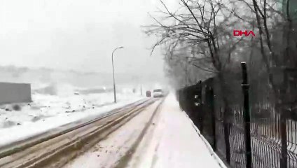 Kar perisi İstanbul'da! Tüm şehir masal diyarına döndü