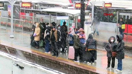 Kar başladı: İstanbul'da metrobüsler ne durumda?