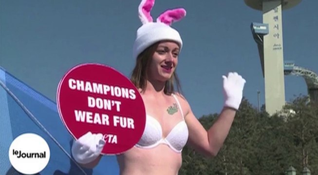 Zapping du 07/02 : Une activiste de la Peta en sous-vêtements par -15 degrés
