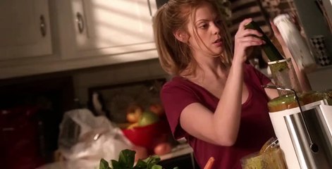 Don't Trust the B---- in Apartment 23 S02 E07