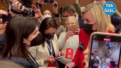 Lavrov'un beklendiği salonda Rusya Dışişleri Sözcüsü ile bir gazeteci arasında tartışma çıktı diye olabilir