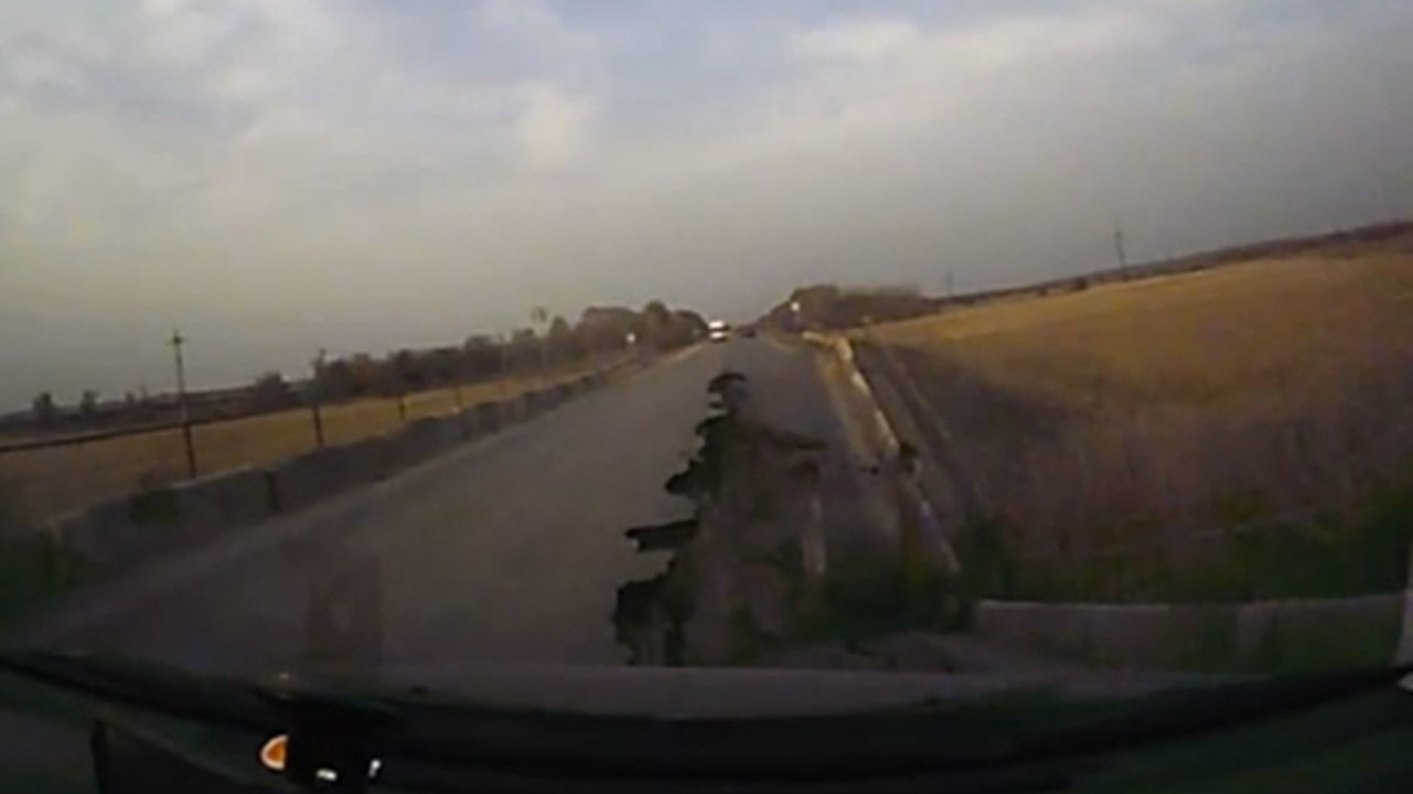 En Russie, mieux vaut se méfier des routes, la preuve !