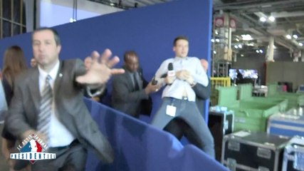 Petit Journal expulsé meeting Fillon