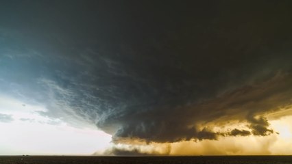 Un impressionnant orage supercellulaire filmé au Texas