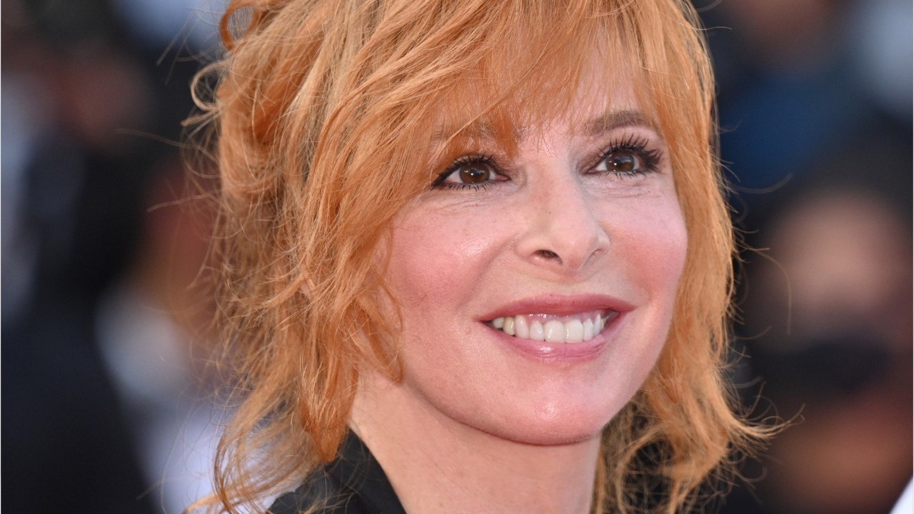 VOICI - Mylène Farmer : pourquoi elle a toujour...