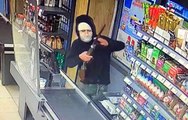 Son dakika haberi | Markette maskeli silahlı soygun girişimi kamerada