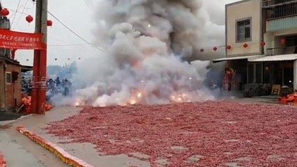 Chine : l'explosion de pétards la plus hallucinante du monde