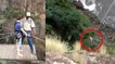 Une touriste s'offre la peur de sa vie en sautant depuis une falaise au Zimbabwe