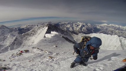 Voilà ce que ça fait de grimper au sommet du mont Everest