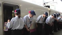 L'incroyable nettoyage express des trains japonais