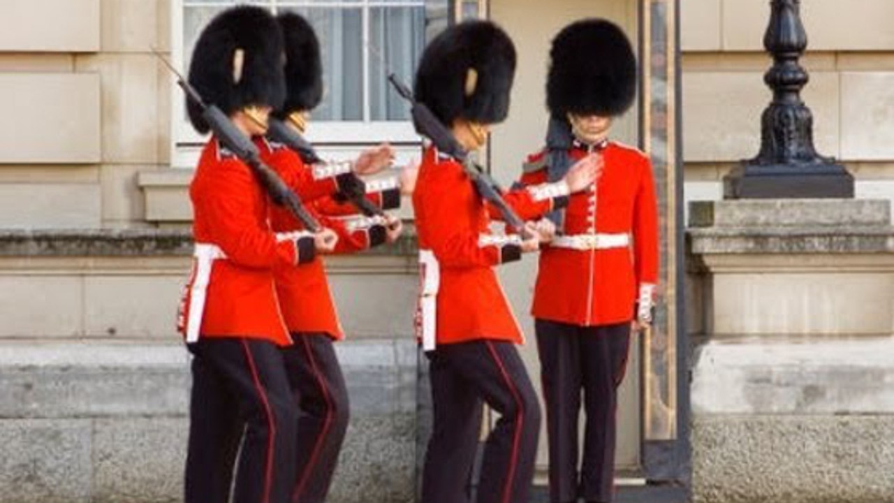 Royaume-Uni : voilà ce qu'il se passe quand on veut se prendre en photo avec la garde royale