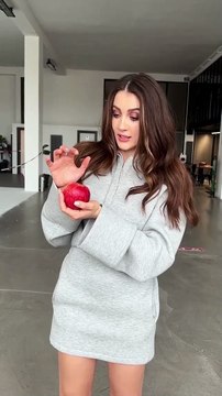 Burcu Özberk'in illüzyon gösterisine beğeni yağdı