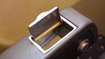 Pourquoi y'a t-il toujours des cendriers dans les avions alors que c'est interdit de fumer ?
