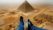 Un allemand escalade la pyramide de Gizeh