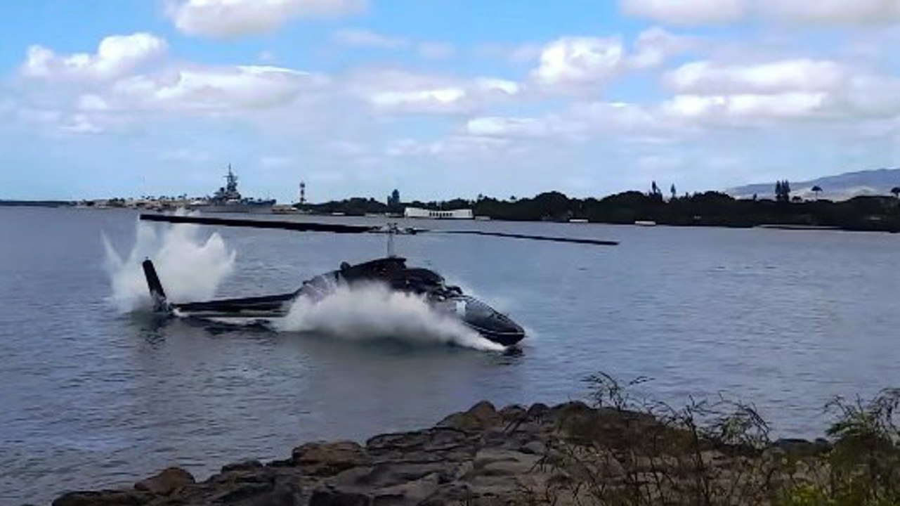 Hawaï : le crash impression d'un hélicoptère dans la baie de Pearl Harbor