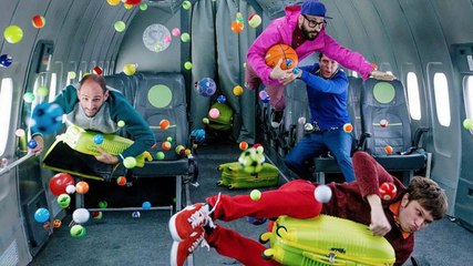 OK GO : Découvrez le nouveau clip en apesanteur, Upside Down and Inside Out