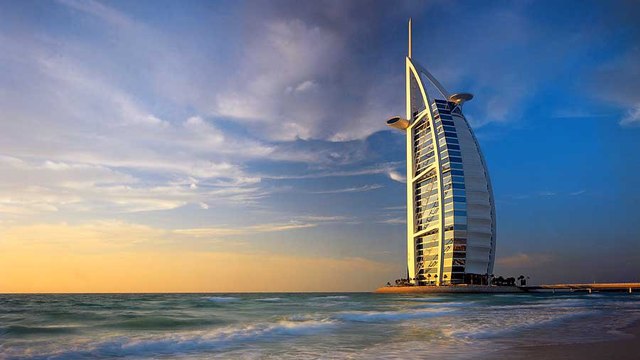 Burj Al Arab à Dubaï est l'hôtel le plus luxueux au monde : 7 étoiles !