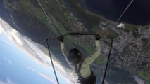 Cet homme évite le pire quand son deltaplane se brise en plein vol !