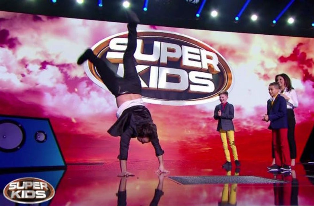 Philippe Candeloro fait une démo de breakdance dans SuperKids