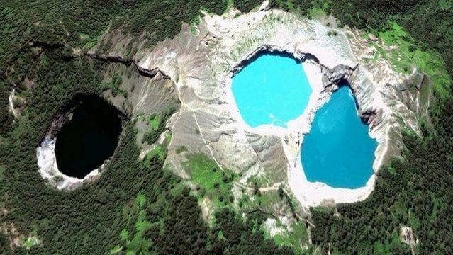 Kelimutu, le magnifique volcan qui abrite trois lacs colorés