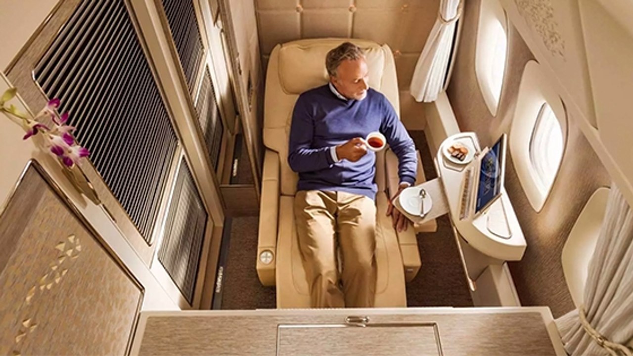 Emirates Airline propose ses suites première classe, où les passages sont totalement coupés du monde