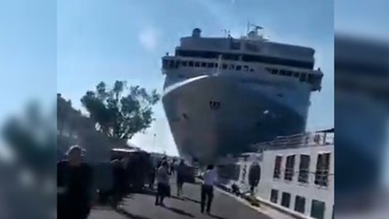 Un bateau de croisière sème la panique à Venise (VIDEO)