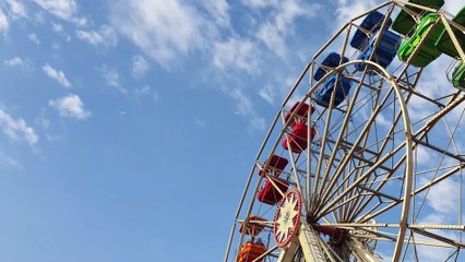 États-Unis : une attraction de fête foraine manque de s'effondrer, le drame évité grâce à des visiteurs