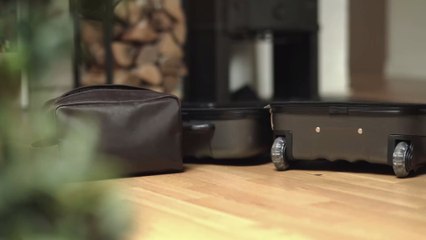 TikTok : il révèle comment bien porter son oreiller de voyage